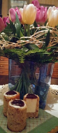 https://www.kinuskikissa.fi/wp-content/uploads/kinuskit/Täytetty-Runebergin-torttu-1.jpg