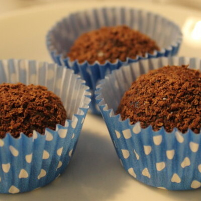 https://www.kinuskikissa.fi/wp-content/uploads/kinuskit/thumbs/11125_Brigadeiros_400x400.jpg