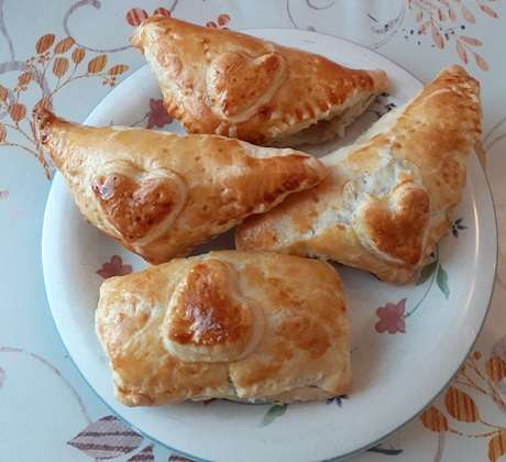 https://www.kinuskikissa.fi/wp-content/uploads/kinuskit/thumbs/14440_pasteijat-1_400x400.jpg