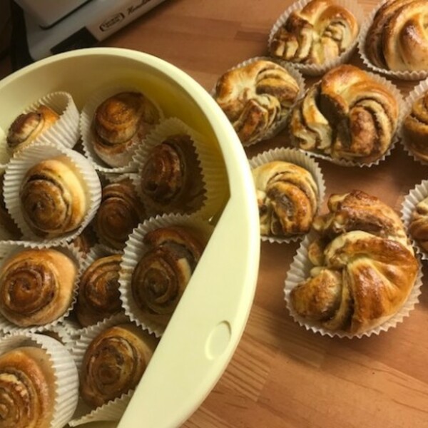 https://www.kinuskikissa.fi/wp-content/uploads/kinuskit/thumbs/27886_Texasilaiset-korvapuustit_600x600.jpg