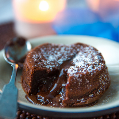 https://www.kinuskikissa.fi/wp-content/uploads/kinuskit/thumbs/2_chocolate-lava-cake1_400x400.jpg