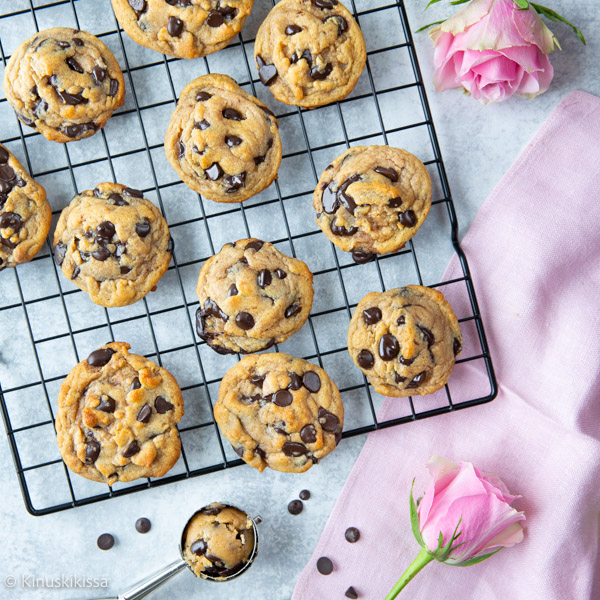 https://www.kinuskikissa.fi/wp-content/uploads/kinuskit/thumbs/2_vegaaniset-chocolate-chip-cookies-resepti_400x400.jpg