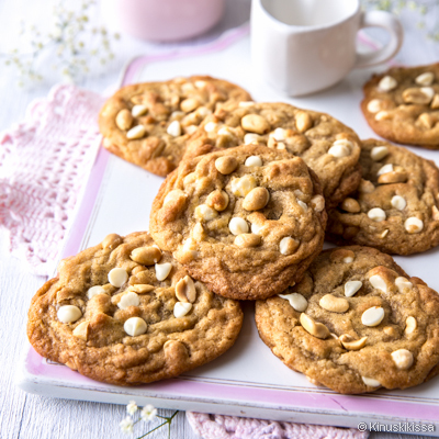 https://www.kinuskikissa.fi/wp-content/uploads/kinuskit/thumbs/2_white-chocolate-chip-cookies-resepti-1_400x400.jpg