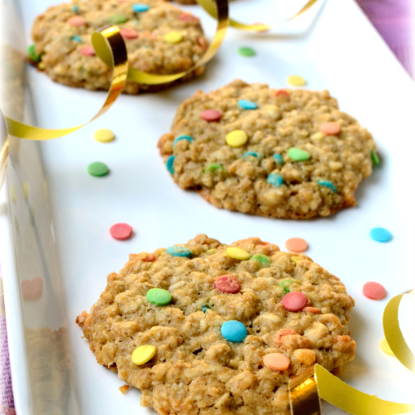 https://www.kinuskikissa.fi/wp-content/uploads/kinuskit/thumbs/7878_funfetti-cookies_600x600.jpg