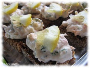 https://www.kinuskikissa.fi/wp-content/uploads/sini/2009/05/cocktail_ruudukko2-300x225.jpg
