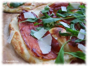 https://www.kinuskikissa.fi/wp-content/uploads/sini/2011/11/pizzat2-300x225.jpg