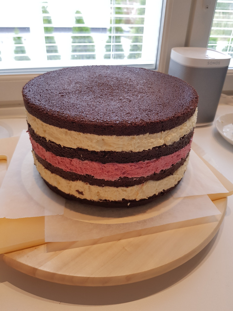 https://www.kinuskikissa.fi/wp-content/uploads/sini/20190810_194417.jpg