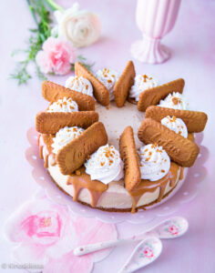 https://www.kinuskikissa.fi/wp-content/uploads/sini/2022/03/vegaaninen-biscoff-kakku-1-236x300.jpg