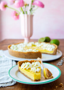 https://www.kinuskikissa.fi/wp-content/uploads/sini/2022/04/key-lime-pie-6-213x300.jpg