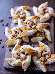 https://www.kinuskikissa.fi/wp-content/uploads/sini/2022/11/chocolate-chip-tortut-4-226x300.jpg