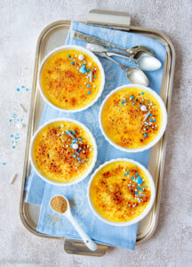 https://www.kinuskikissa.fi/wp-content/uploads/sini/2022/11/creme-brulee-2-216x300.jpg
