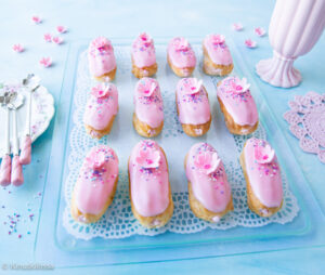 https://www.kinuskikissa.fi/wp-content/uploads/sini/2023/04/eclair-leivokset-300x254.jpg