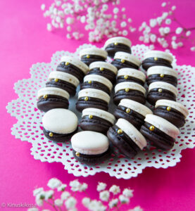 https://www.kinuskikissa.fi/wp-content/uploads/sini/2023/08/ylioppilas-macarons-277x300.jpg