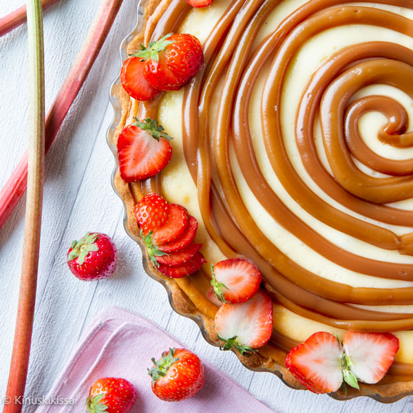 Mascarpone-raparperipiirakka