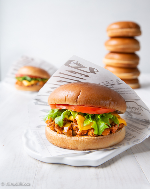 https://www.kinuskikissa.fi/wp-content/uploads/sini/2024/06/sloppy-joe-hampurilainen-2-1.jpg