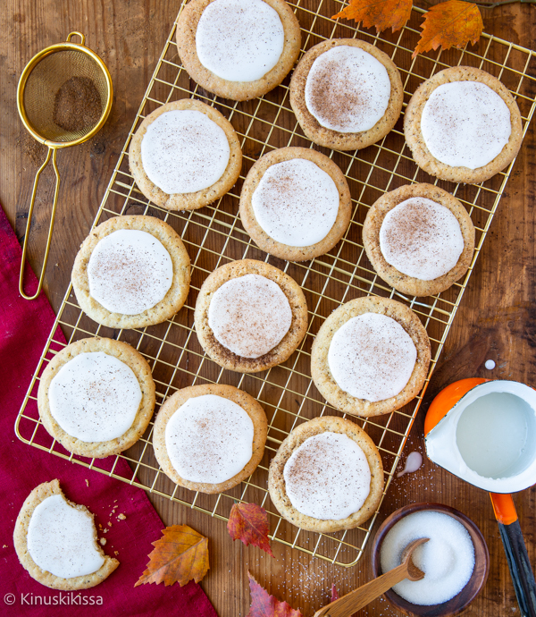https://www.kinuskikissa.fi/wp-content/uploads/sini/2024/10/taylor-swift-chai-sugar-cookies.jpg