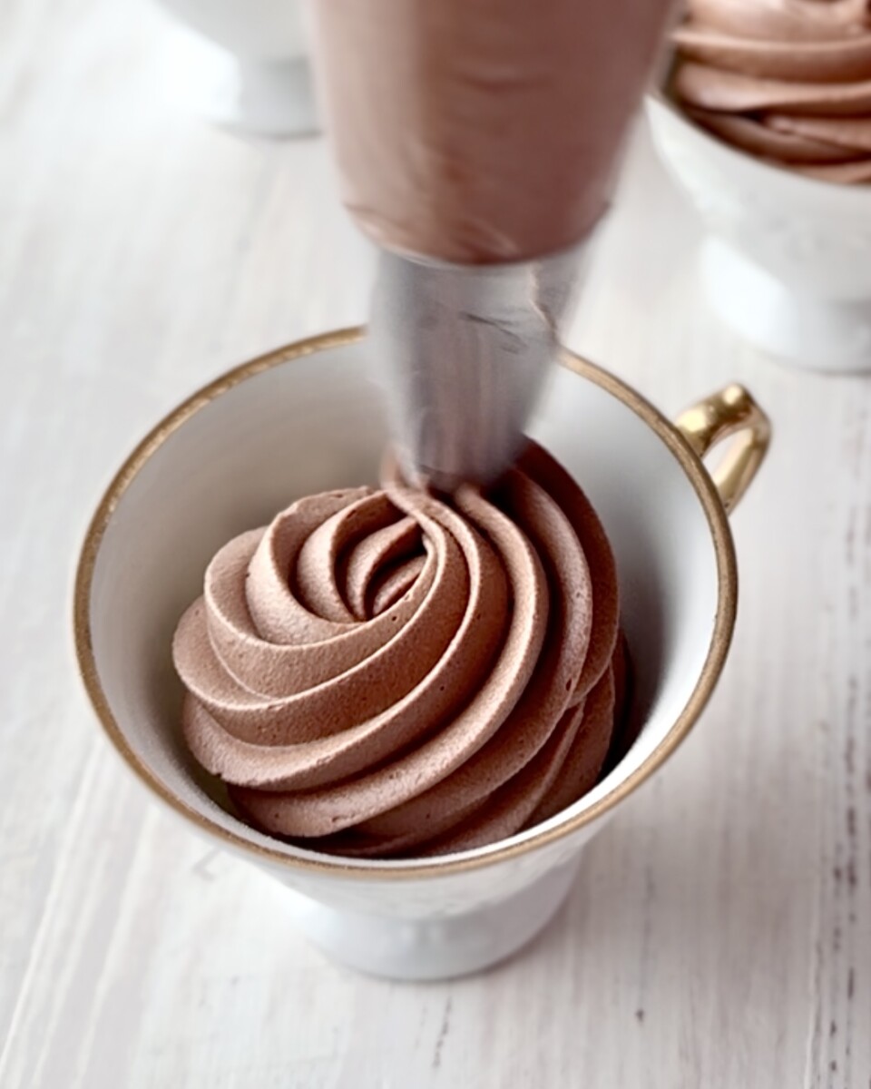 Leivontakoulu: suklaavaahto