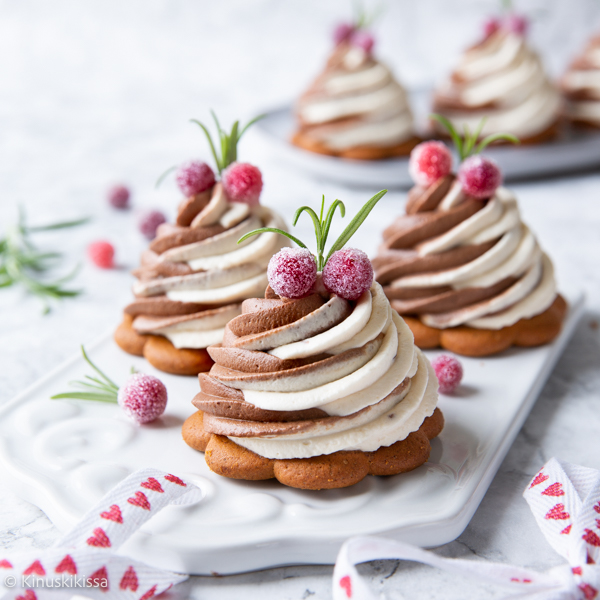 https://www.kinuskikissa.fi/wp-content/uploads/sini/2025/12/mousseleivokset-resepti.jpg