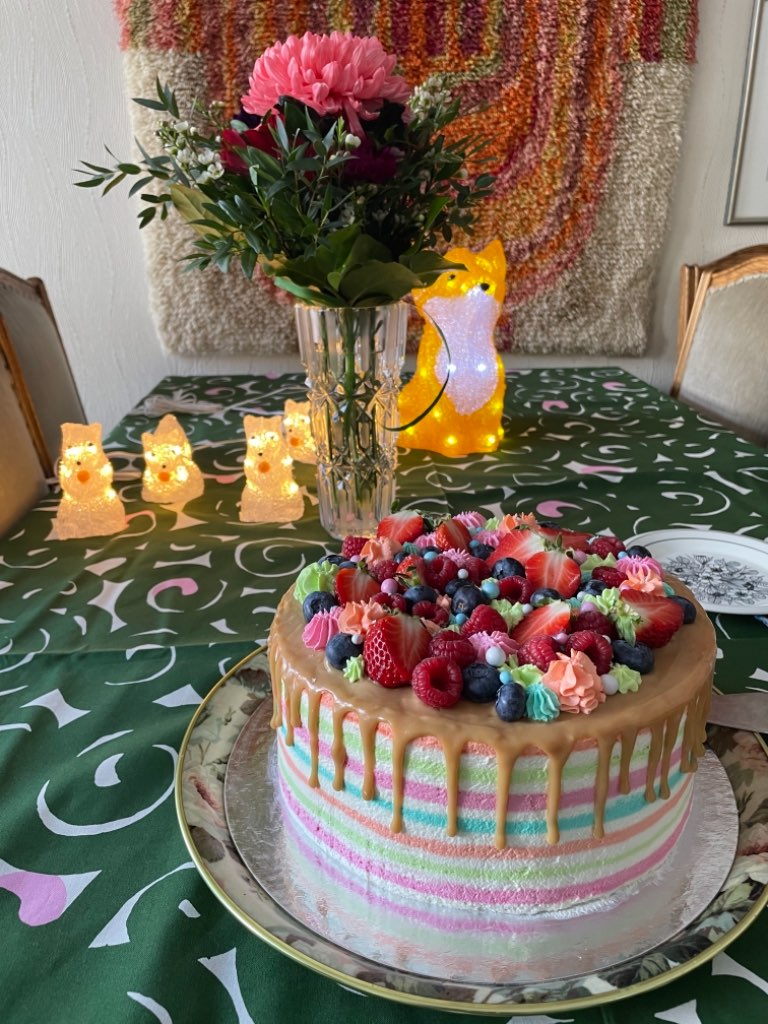 https://www.kinuskikissa.fi/wp-content/uploads/sini/B7F0223A-9BEF-4F8A-AE0E-FD35EF178AE8.jpeg