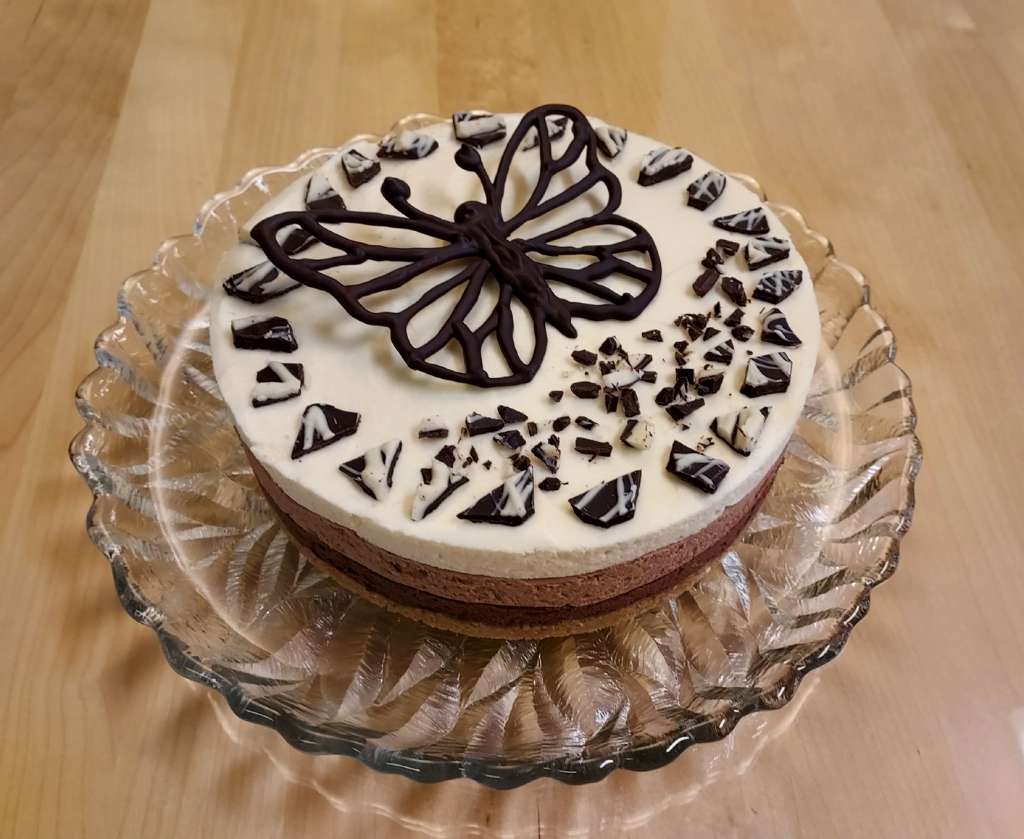 https://www.kinuskikissa.fi/wp-content/uploads/sini/Perhoskakku_KK_2.jpg