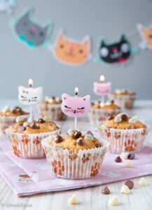 https://www.kinuskikissa.fi/wp-content/uploads/sini/chocolate-chip-cupcakes-3-217x300.jpg