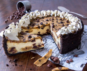 https://www.kinuskikissa.fi/wp-content/uploads/sini/cookie-dough-cheesecake-2-300x245.jpg