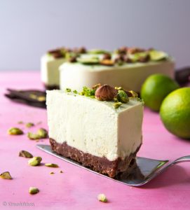 https://www.kinuskikissa.fi/wp-content/uploads/sini/ginger-key-lime-raakakakku-3-271x300.jpg