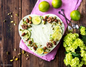 https://www.kinuskikissa.fi/wp-content/uploads/sini/ginger-key-lime-raakakakku-300x235.jpg