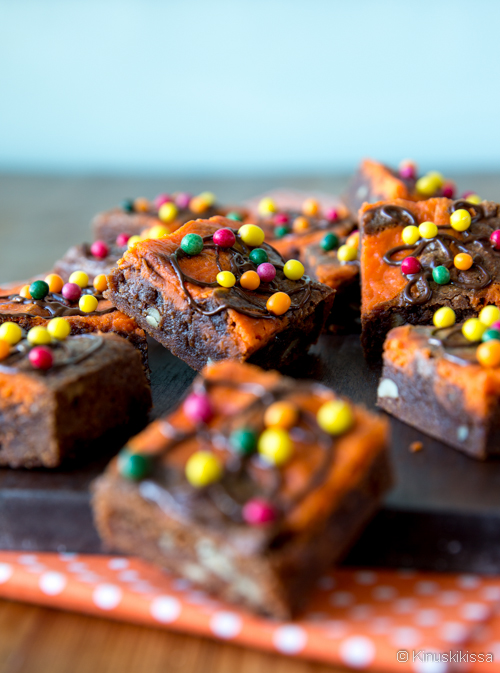 https://www.kinuskikissa.fi/wp-content/uploads/sini/juustokakku-brownie.jpg