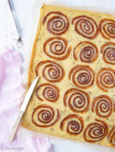 https://www.kinuskikissa.fi/wp-content/uploads/sini/korvapuusti-pannukakku-226x300.jpg