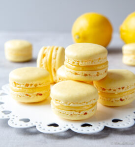 https://www.kinuskikissa.fi/wp-content/uploads/sini/mantelittomat-macaron-3-275x300.jpg