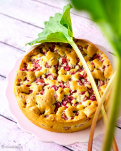 https://www.kinuskikissa.fi/wp-content/uploads/sini/raparperikakku-2-1-241x300.jpg