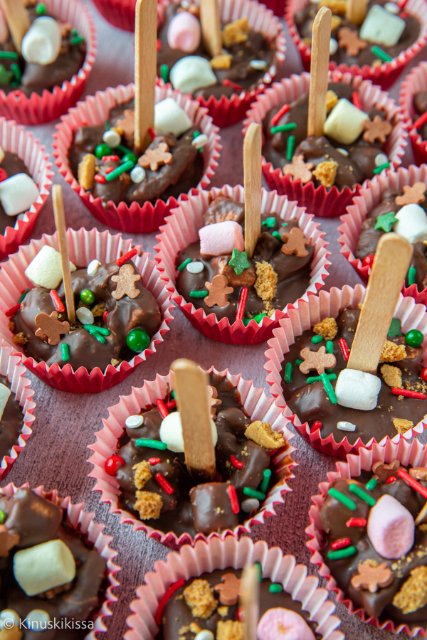 https://www.kinuskikissa.fi/wp-content/uploads/sini/rocky-road-tikkarit-2.jpg
