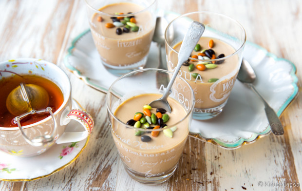 https://www.kinuskikissa.fi/wp-content/uploads/sini/rooibos-pannacotta-1.jpg